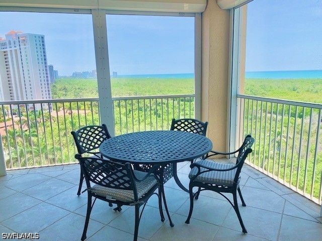 6597 NICHOLAS BLVD 1101, Naples, FL 34108