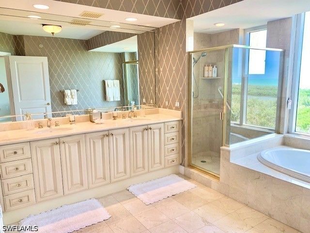 6597 NICHOLAS BLVD 1101, Naples, FL 34108