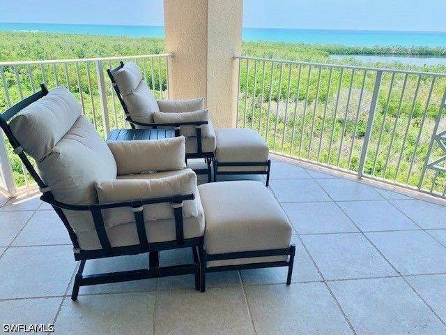 6597 NICHOLAS BLVD 1101, Naples, FL 34108
