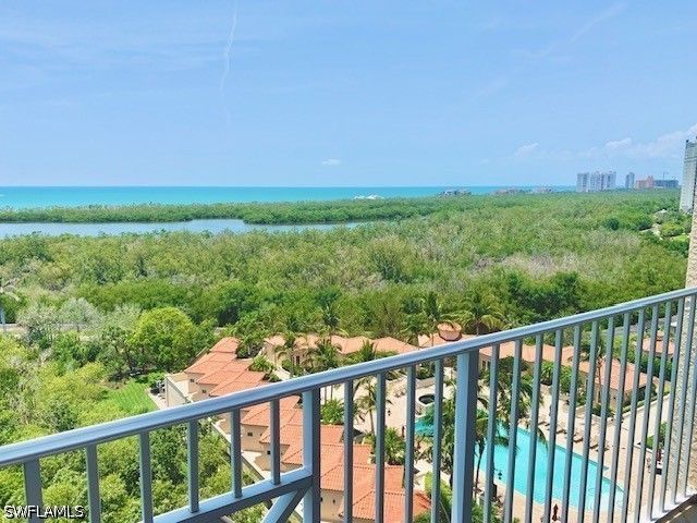 6597 NICHOLAS BLVD 1101, Naples, FL 34108