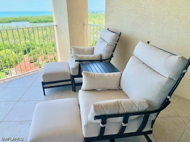 6597 NICHOLAS BLVD 1101, Naples, FL 34108