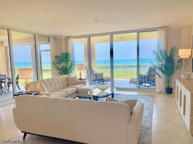 6597 NICHOLAS BLVD 1101, Naples, FL 34108