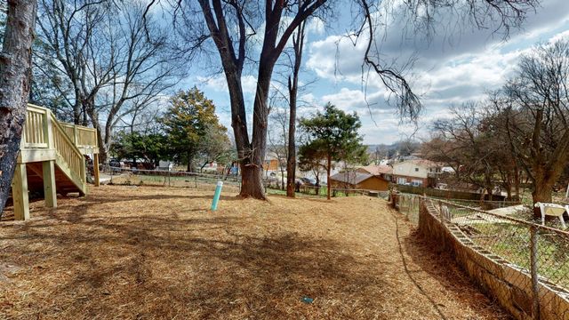 267 Paragon Mills Rd, Nashville, TN 37211