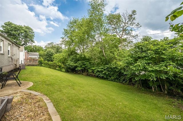 581 Meadowridge Drive, Kirkwood, MO 63122
