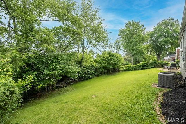 581 Meadowridge Drive, Kirkwood, MO 63122