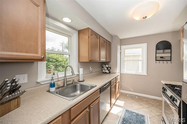 581 Meadowridge Drive, Kirkwood, MO 63122