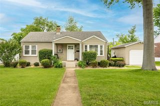 581 Meadowridge Drive, Kirkwood, MO 63122
