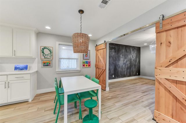 5323 Rutherglenn Drive, Houston, TX 77096