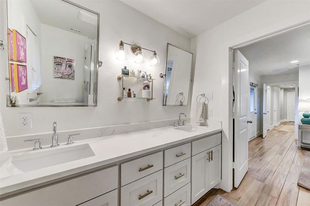 5323 Rutherglenn Drive, Houston, TX 77096