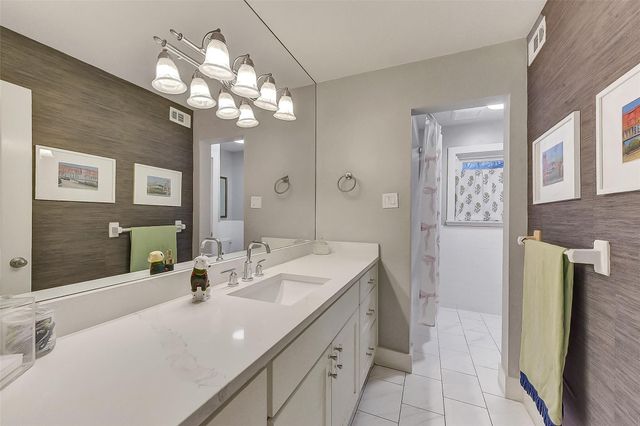 5323 Rutherglenn Drive, Houston, TX 77096