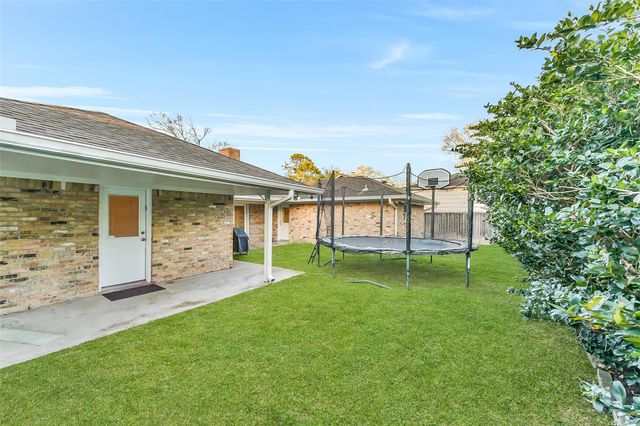 5323 Rutherglenn Drive, Houston, TX 77096