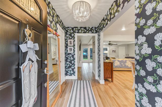 5323 Rutherglenn Drive, Houston, TX 77096