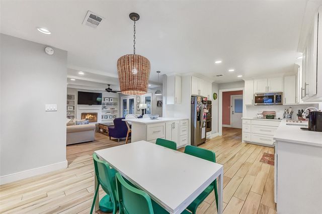 5323 Rutherglenn Drive, Houston, TX 77096