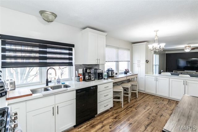 1230 Summit Meadows Drive, Fenton, MO 63026