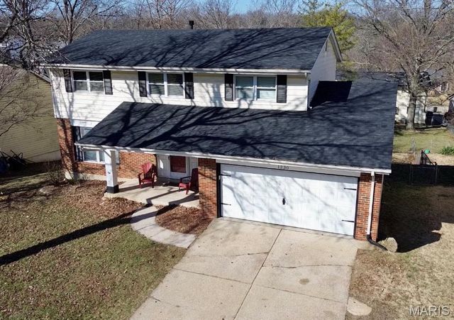 1230 Summit Meadows Drive, Fenton, MO 63026
