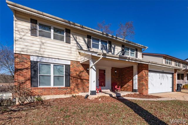 1230 Summit Meadows Drive, Fenton, MO 63026