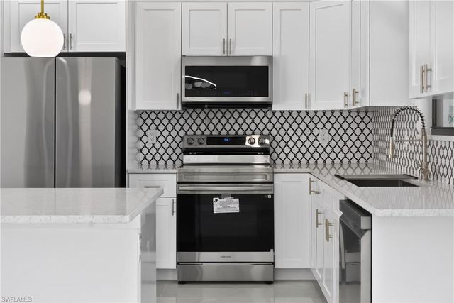 205 E 15th ST, Lehigh Acres, FL 33972