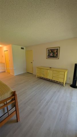 6080 NW 44th Street 305, Lauderhill, FL 33319