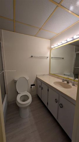6080 NW 44th Street 305, Lauderhill, FL 33319
