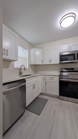 6080 NW 44th Street 305, Lauderhill, FL 33319