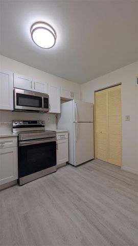 6080 NW 44th Street 305, Lauderhill, FL 33319