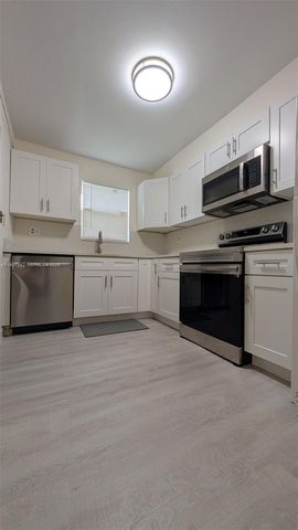 6080 NW 44th Street 305, Lauderhill, FL 33319