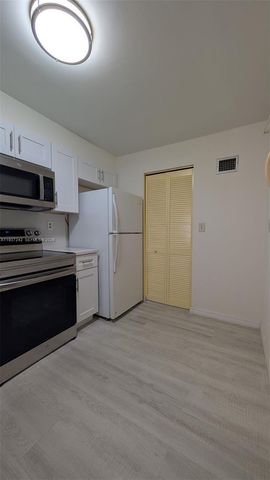 6080 NW 44th Street 305, Lauderhill, FL 33319