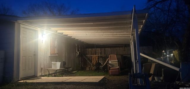 915 NOVELLA, Adkins, TX 78101