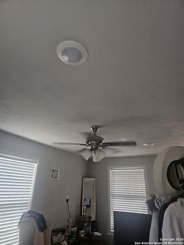 915 NOVELLA, Adkins, TX 78101