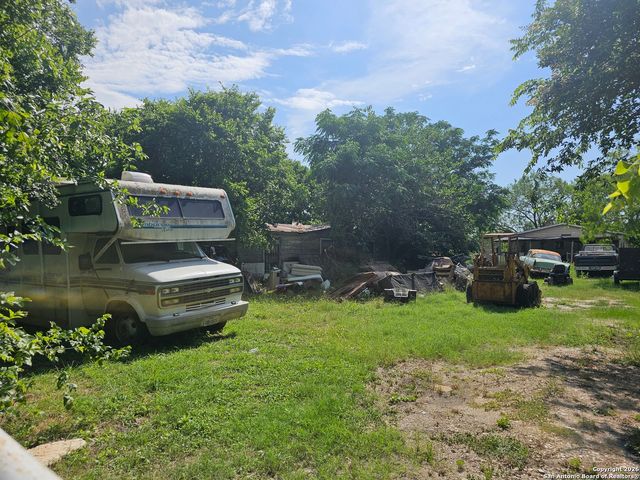 915 NOVELLA, Adkins, TX 78101