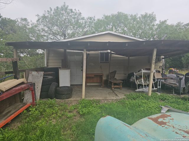 915 NOVELLA, Adkins, TX 78101