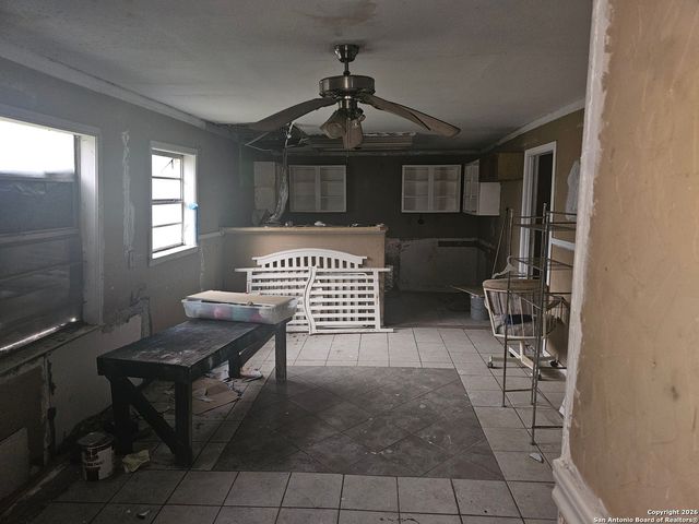 915 NOVELLA, Adkins, TX 78101