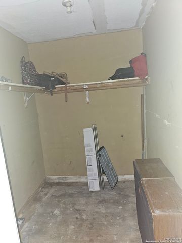 915 NOVELLA, Adkins, TX 78101