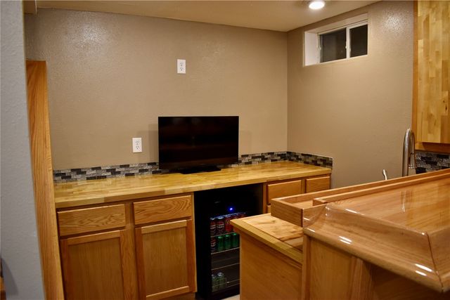 2165 Country Club Drive, Marion, IA 52302