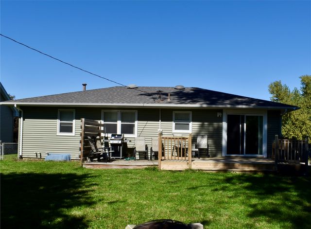 2165 Country Club Drive, Marion, IA 52302