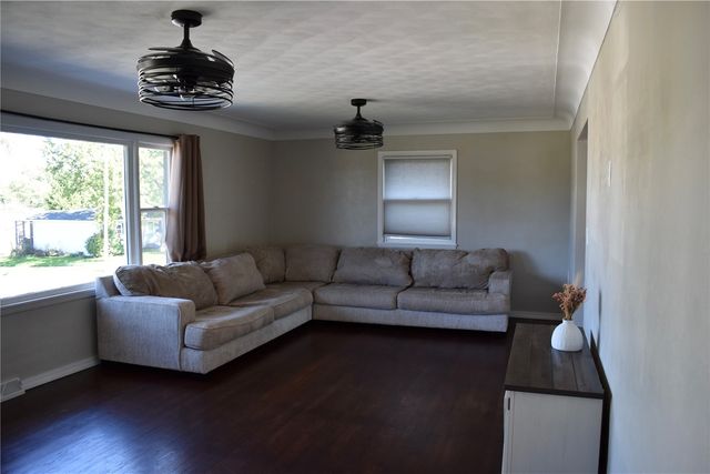 2165 Country Club Drive, Marion, IA 52302
