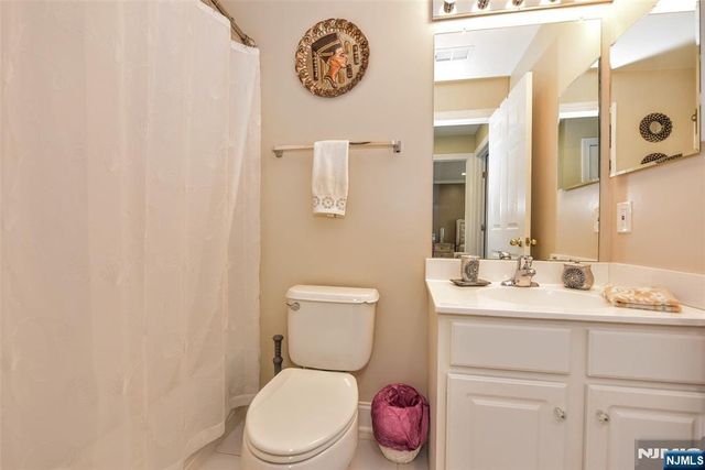 3A Forshee Circle 3A, Montvale, NJ 07645