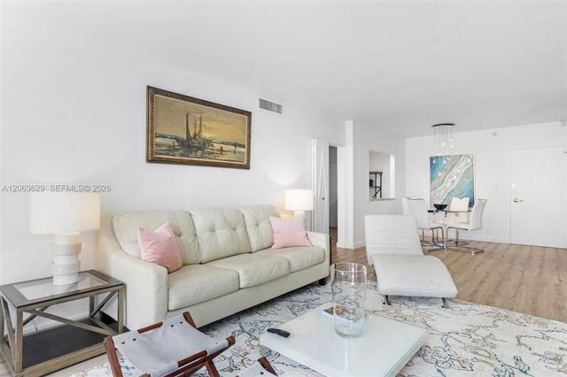 5700 Collins Avenue 4C, Miami Beach, FL 33140
