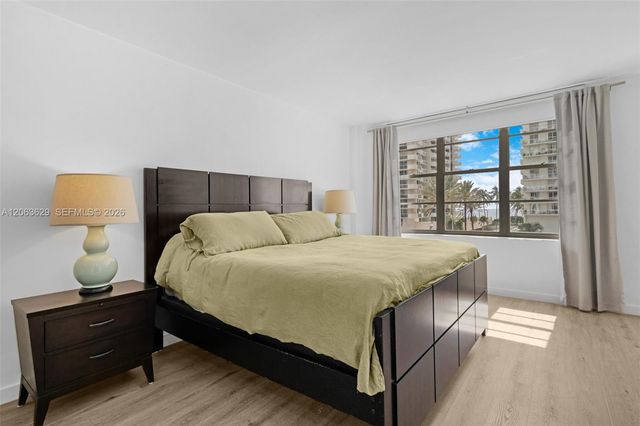 5700 Collins Avenue 4C, Miami Beach, FL 33140