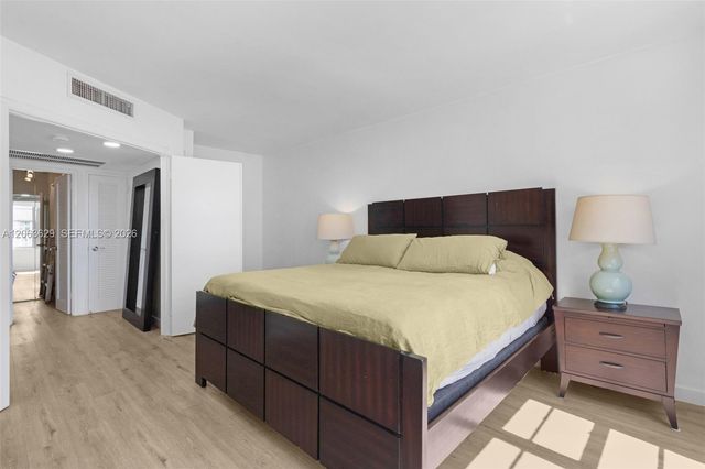 5700 Collins Avenue 4C, Miami Beach, FL 33140