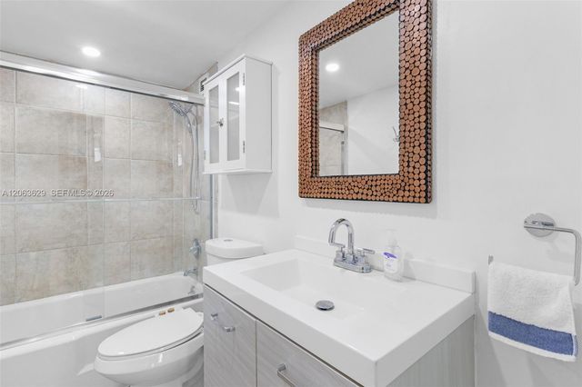 5700 Collins Avenue 4C, Miami Beach, FL 33140