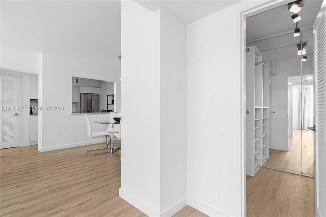 5700 Collins Avenue 4C, Miami Beach, FL 33140