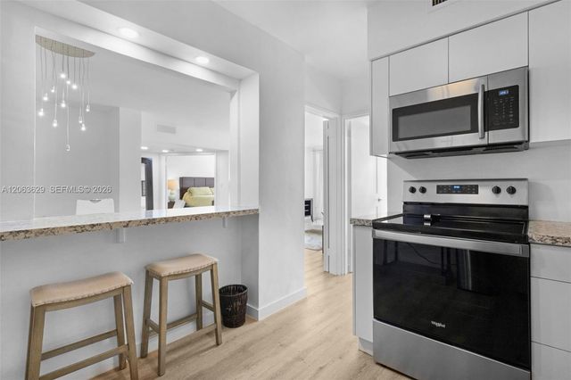 5700 Collins Avenue 4C, Miami Beach, FL 33140