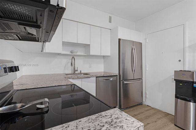 5700 Collins Avenue 4C, Miami Beach, FL 33140