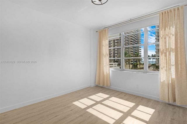 5700 Collins Avenue 4C, Miami Beach, FL 33140
