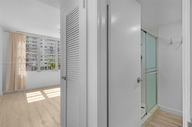 5700 Collins Avenue 4C, Miami Beach, FL 33140