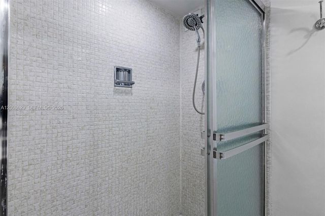 5700 Collins Avenue 4C, Miami Beach, FL 33140