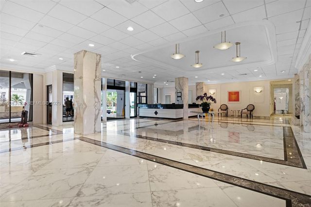 5700 Collins Avenue 4C, Miami Beach, FL 33140
