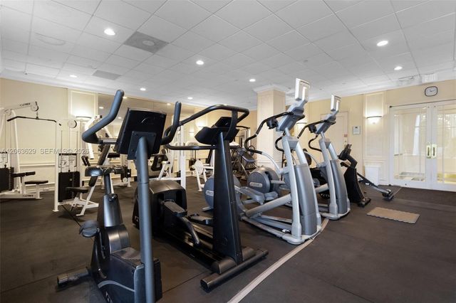 5700 Collins Avenue 4C, Miami Beach, FL 33140