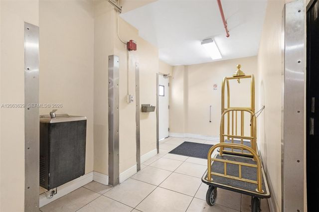 5700 Collins Avenue 4C, Miami Beach, FL 33140